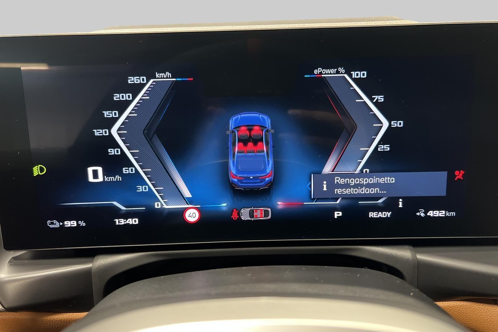 BMW i4 iso kuva 7