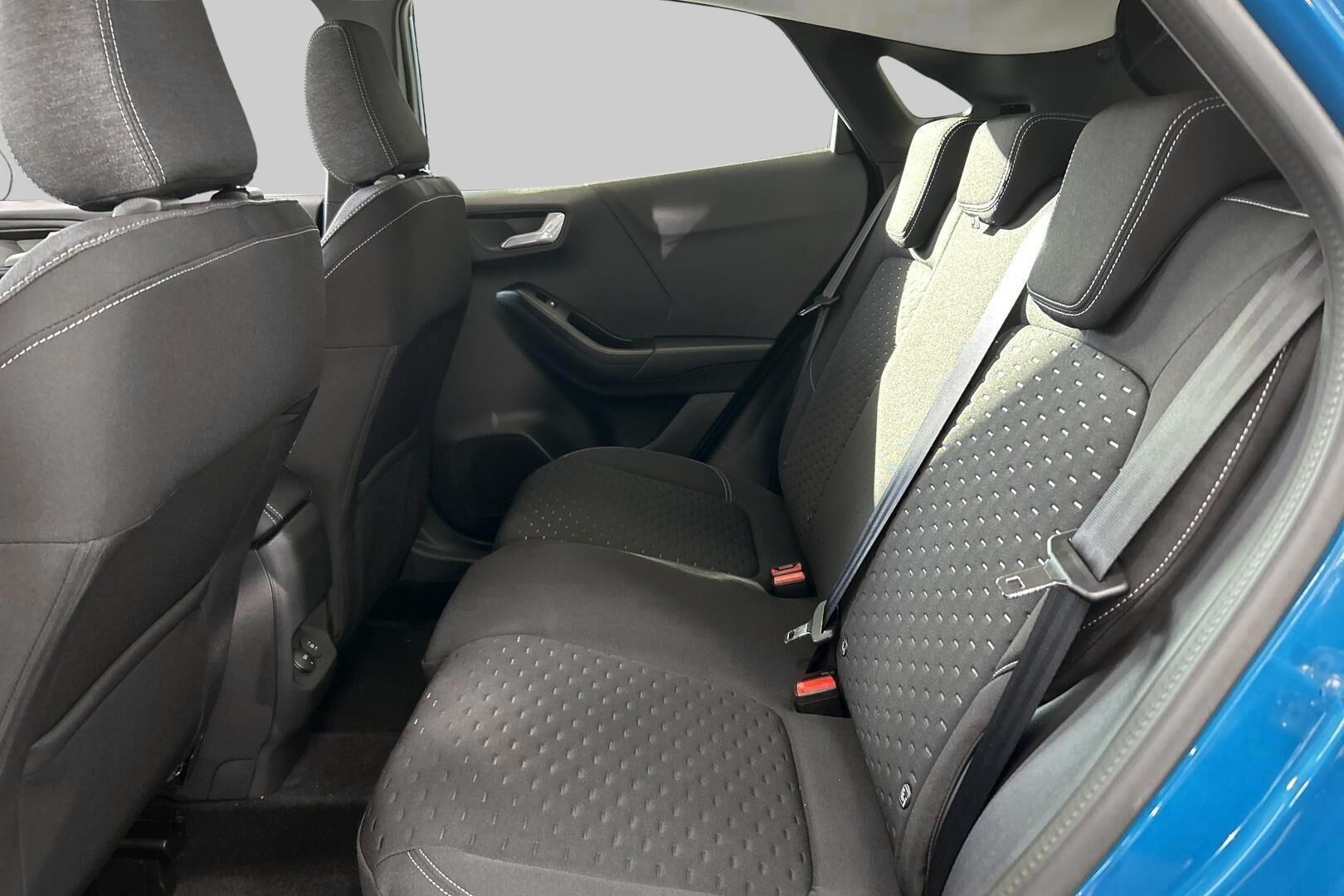 Ford Puma iso kuva 8