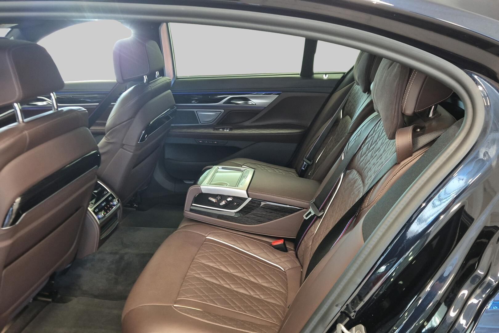BMW 7-sarja iso kuva 12