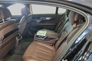 BMW 7-sarja esikatselu 12