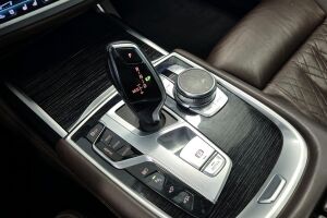 BMW 7-sarja esikatselu 22