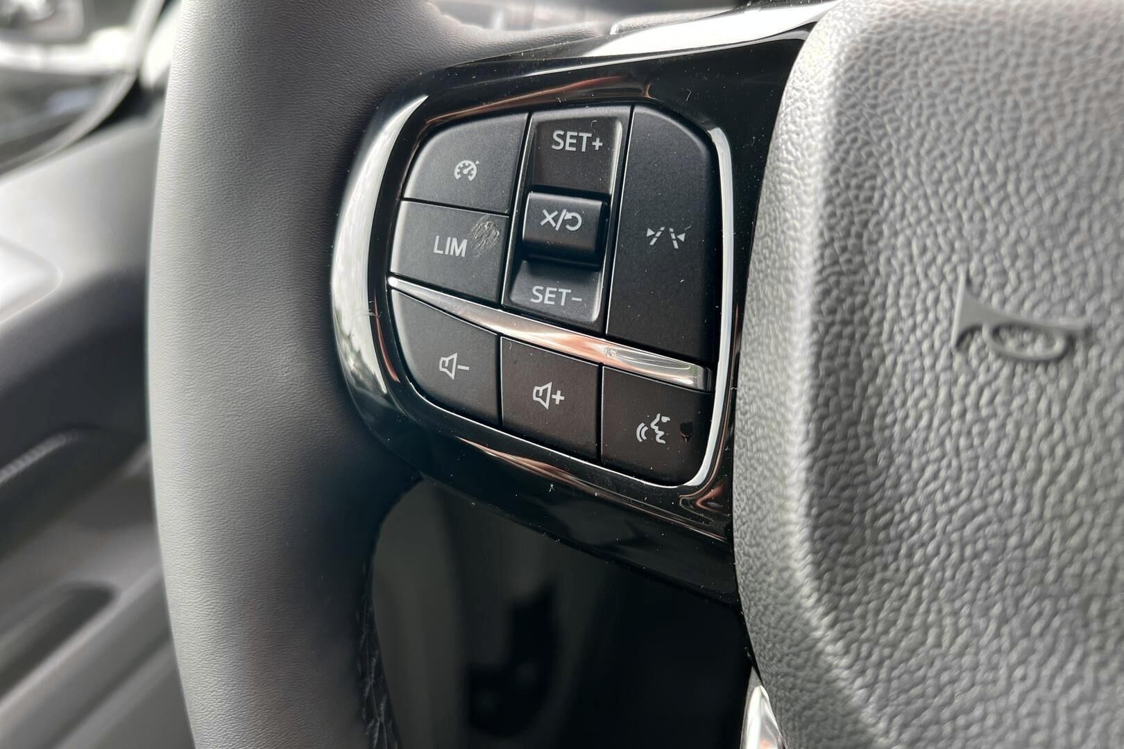 Ford Transit Custom iso kuva 16
