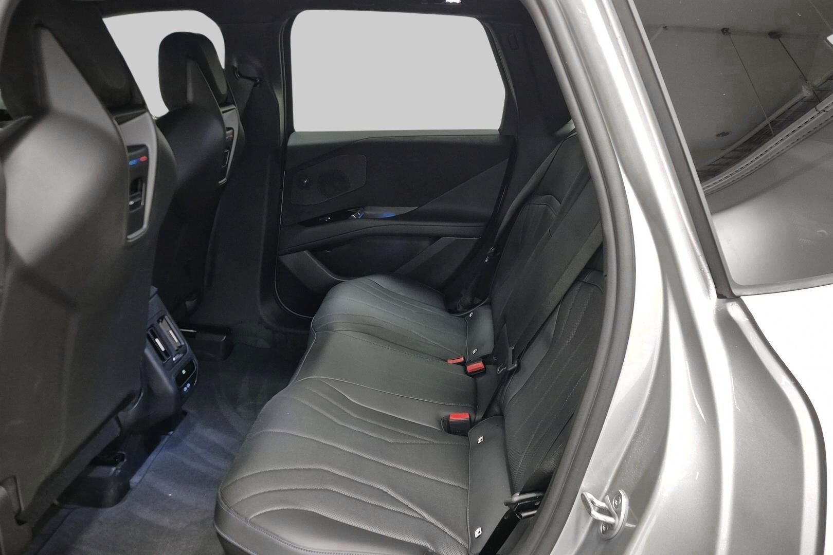 BMW iX3 iso kuva 19