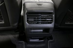 Peugeot E-3008 esikatselu 32