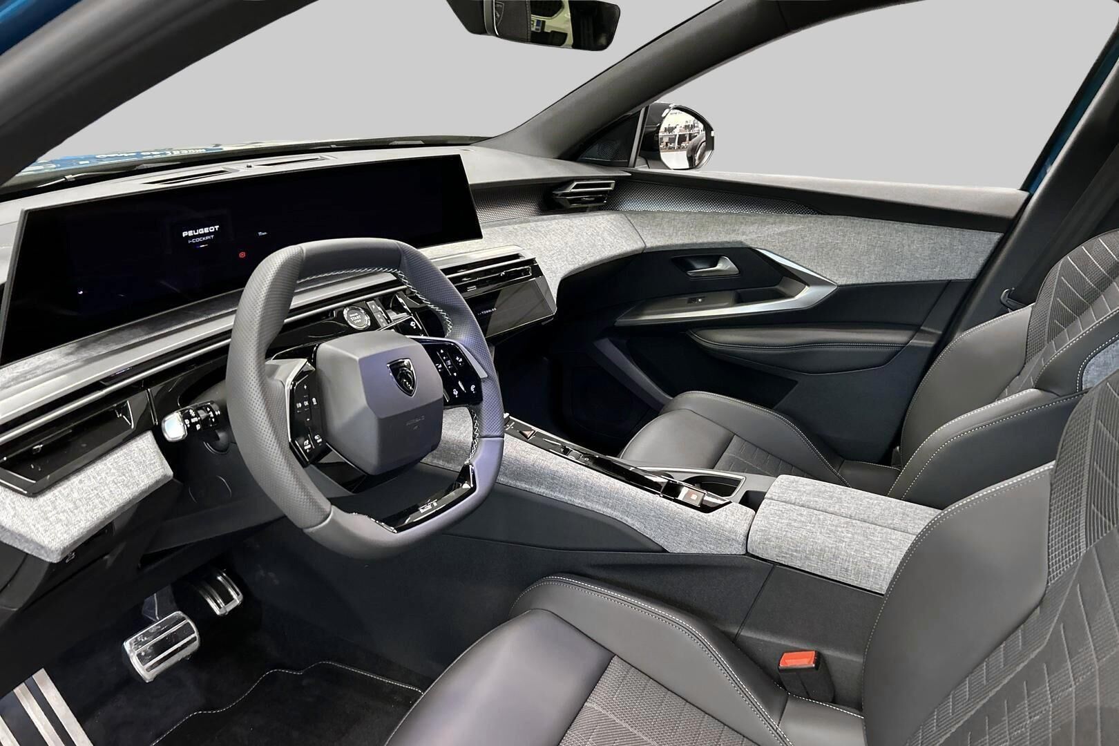 Peugeot E-3008 iso kuva 6