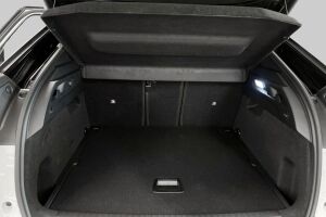 Peugeot E-3008 esikatselu 11