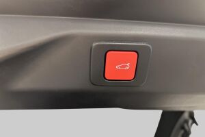 Peugeot E-3008 esikatselu 13