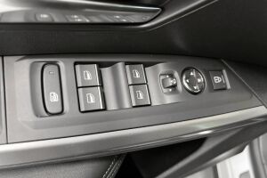 Peugeot E-3008 esikatselu 14