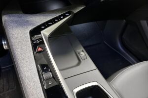 Peugeot E-3008 esikatselu 15