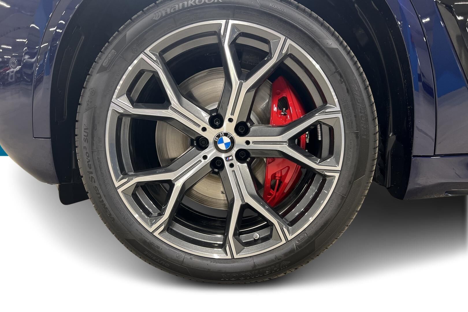 BMW X5 iso kuva 12
