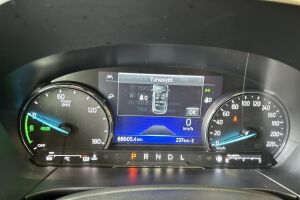 FORD Kuga esikatselu 14