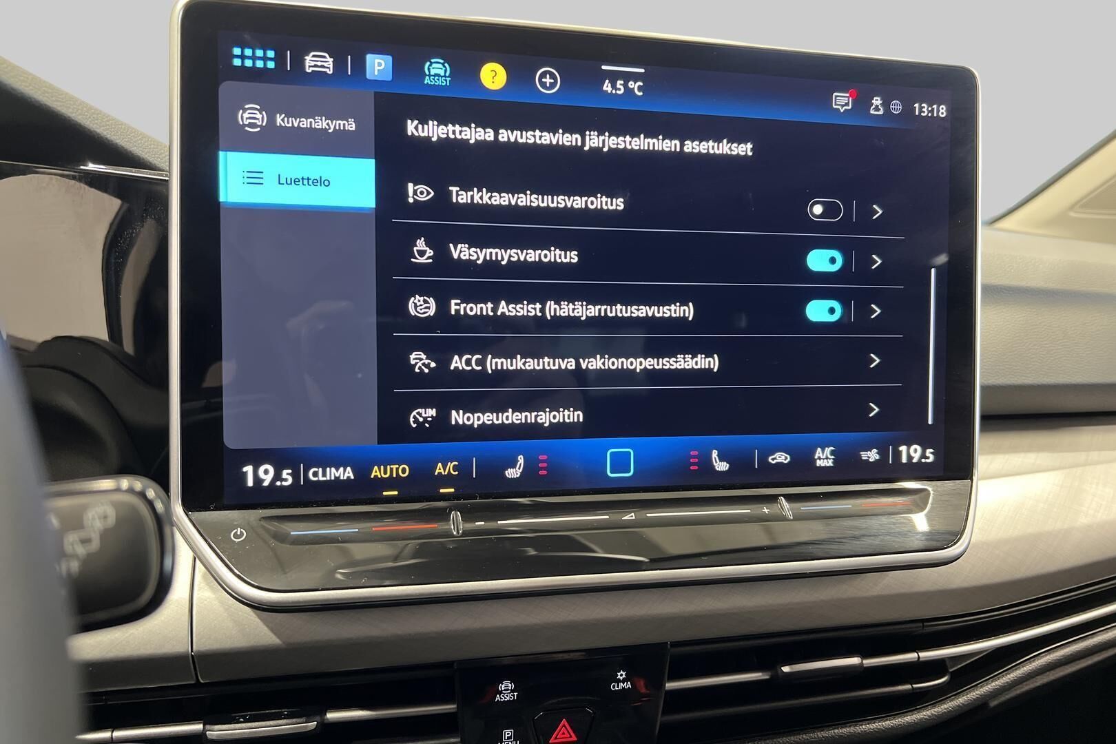 VOLKSWAGEN GOLF iso kuva 24