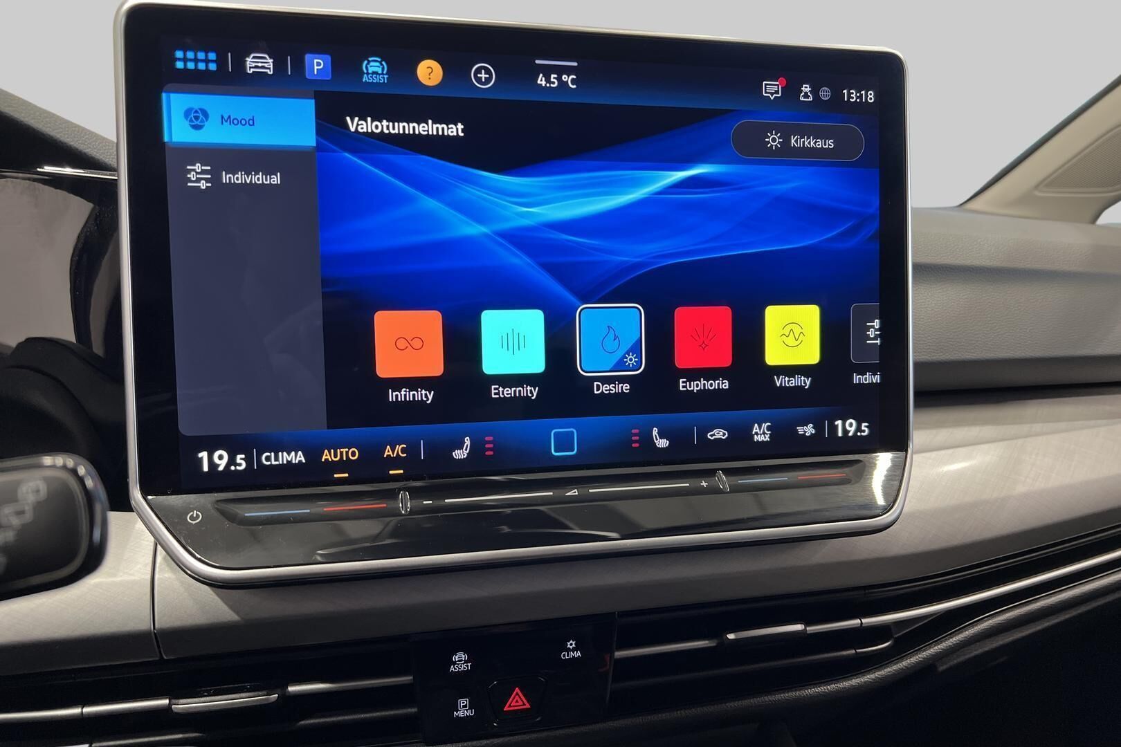 VOLKSWAGEN GOLF iso kuva 25