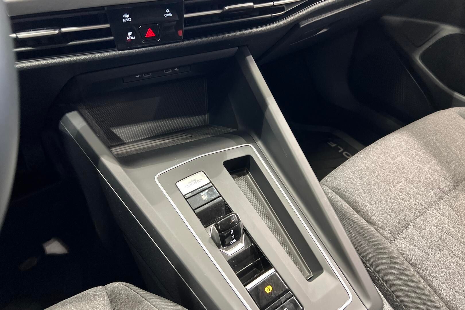 VOLKSWAGEN GOLF iso kuva 26