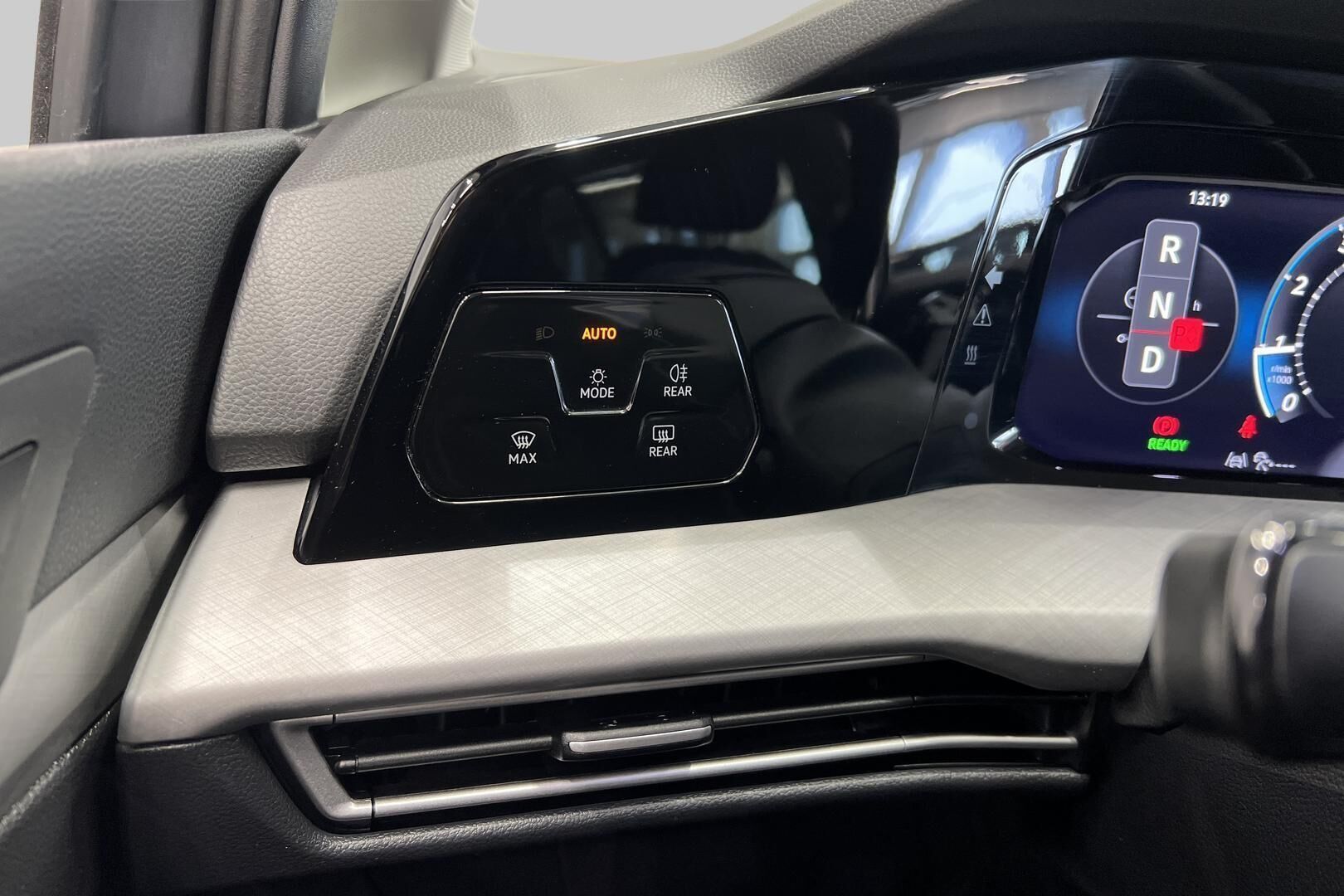 VOLKSWAGEN GOLF iso kuva 35