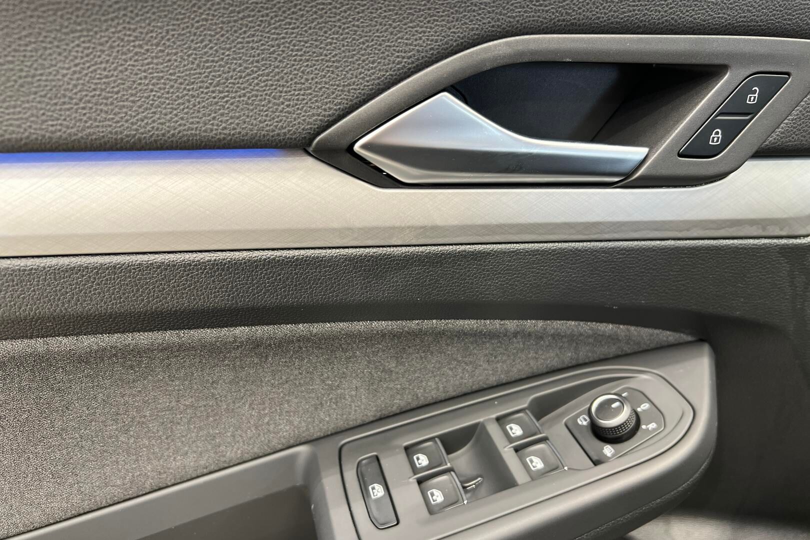 VOLKSWAGEN GOLF iso kuva 36