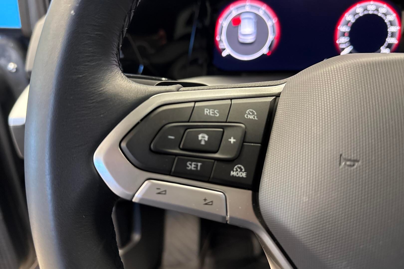 VOLKSWAGEN GOLF iso kuva 16