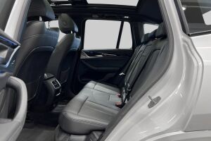 BMW IX3 esikatselu 10