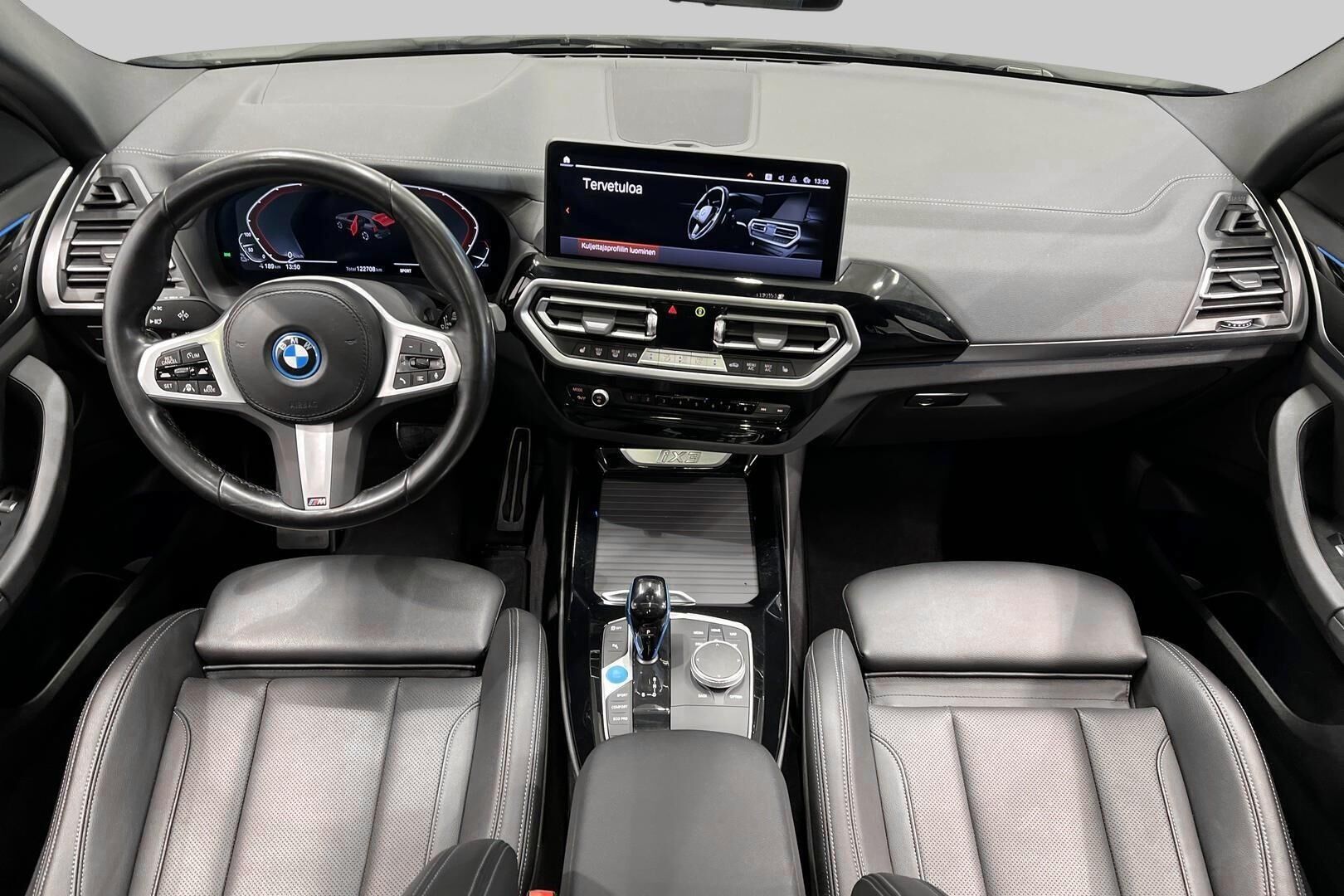BMW IX3 iso kuva 11
