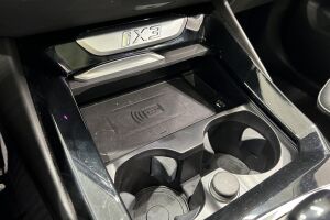 BMW IX3 esikatselu 25