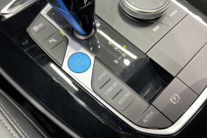 BMW IX3 esikatselu 27