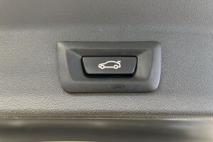 BMW IX3 esikatselu 41