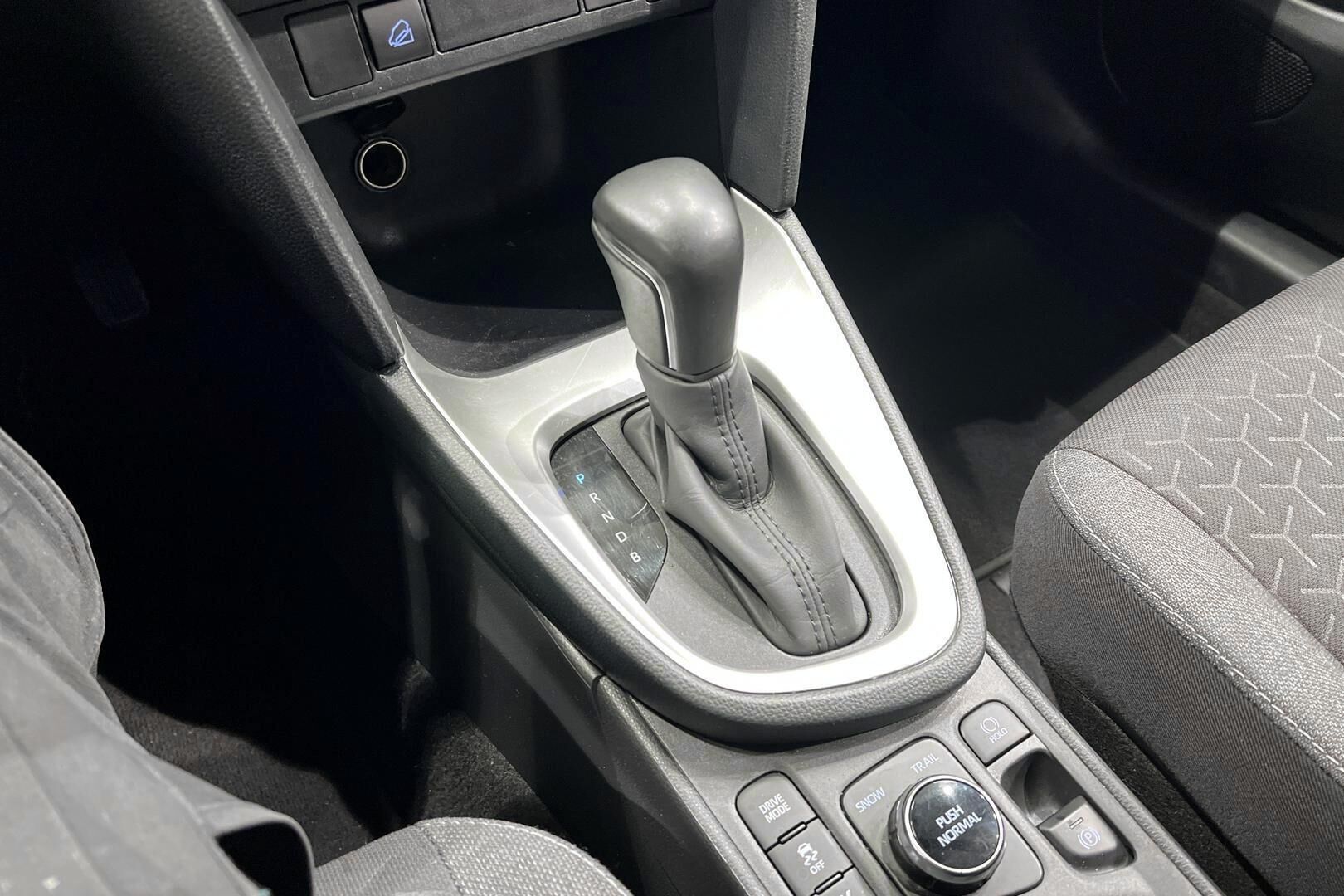 TOYOTA YARIS CROSS iso kuva 16