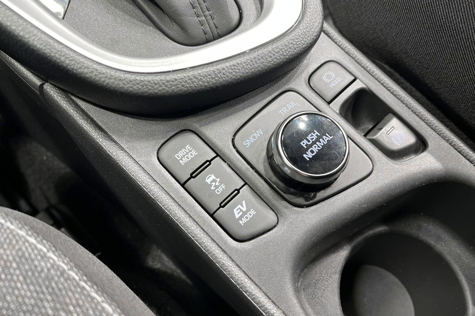 TOYOTA YARIS CROSS iso kuva 17