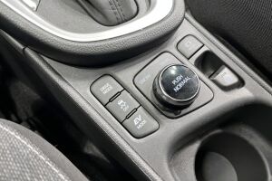 TOYOTA YARIS CROSS esikatselu 17