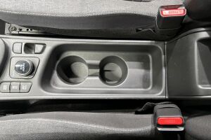 TOYOTA YARIS CROSS esikatselu 18