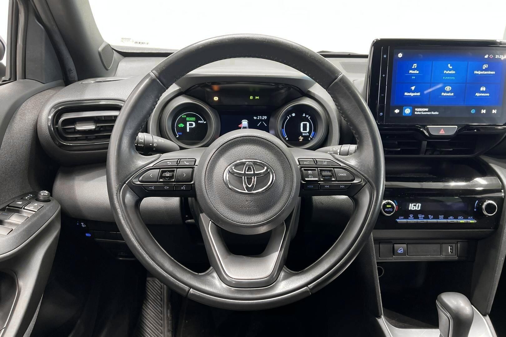 TOYOTA YARIS CROSS iso kuva 21