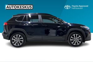 TOYOTA COROLLA CROSS esikatselu 3
