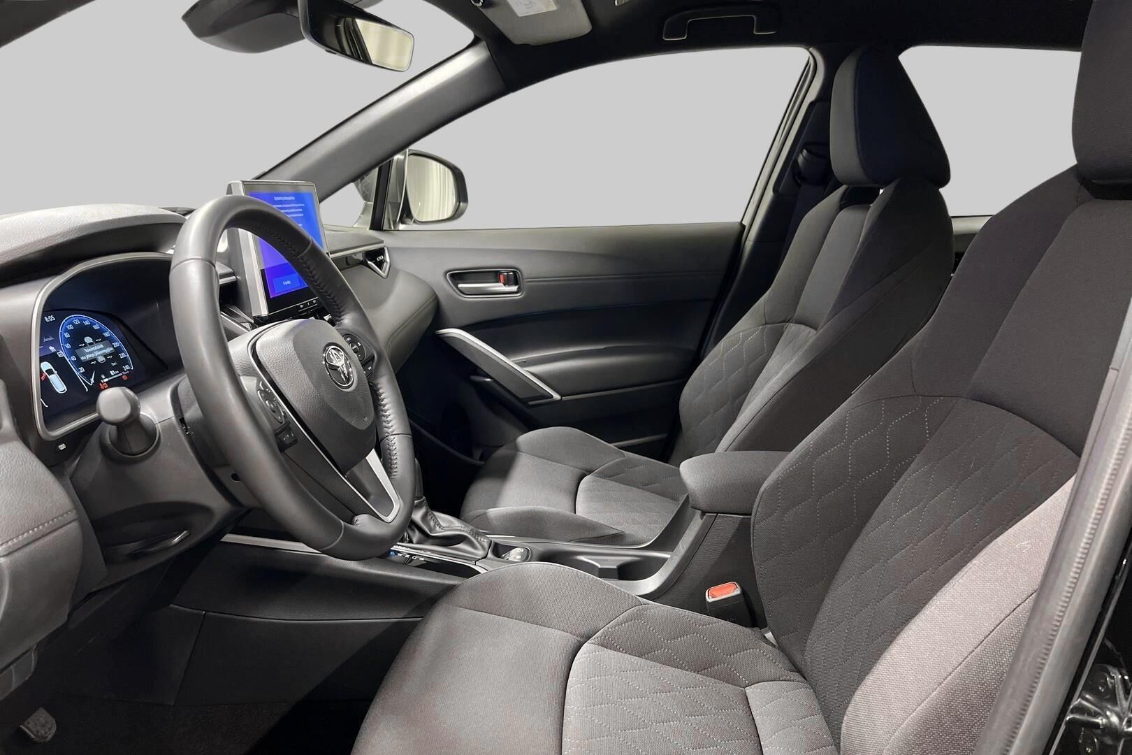 TOYOTA COROLLA CROSS iso kuva 8