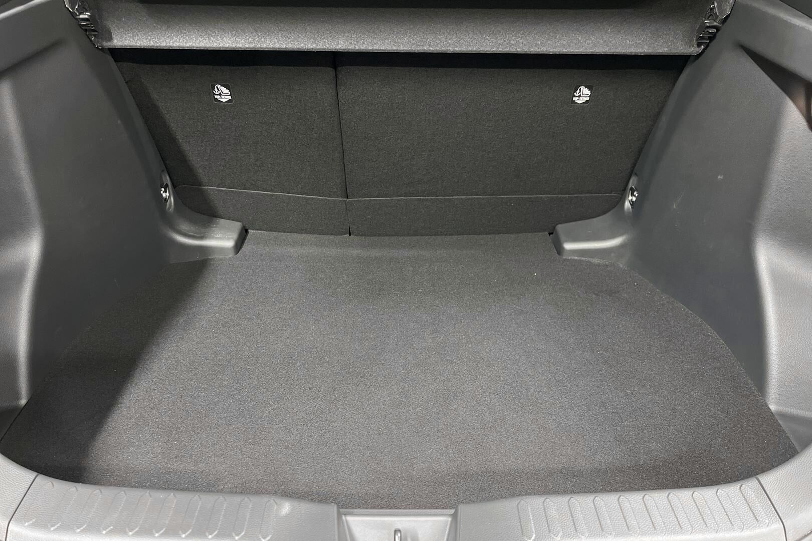 TOYOTA C-HR iso kuva 11