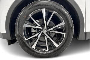 TOYOTA C-HR esikatselu 12