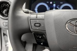 TOYOTA C-HR esikatselu 17