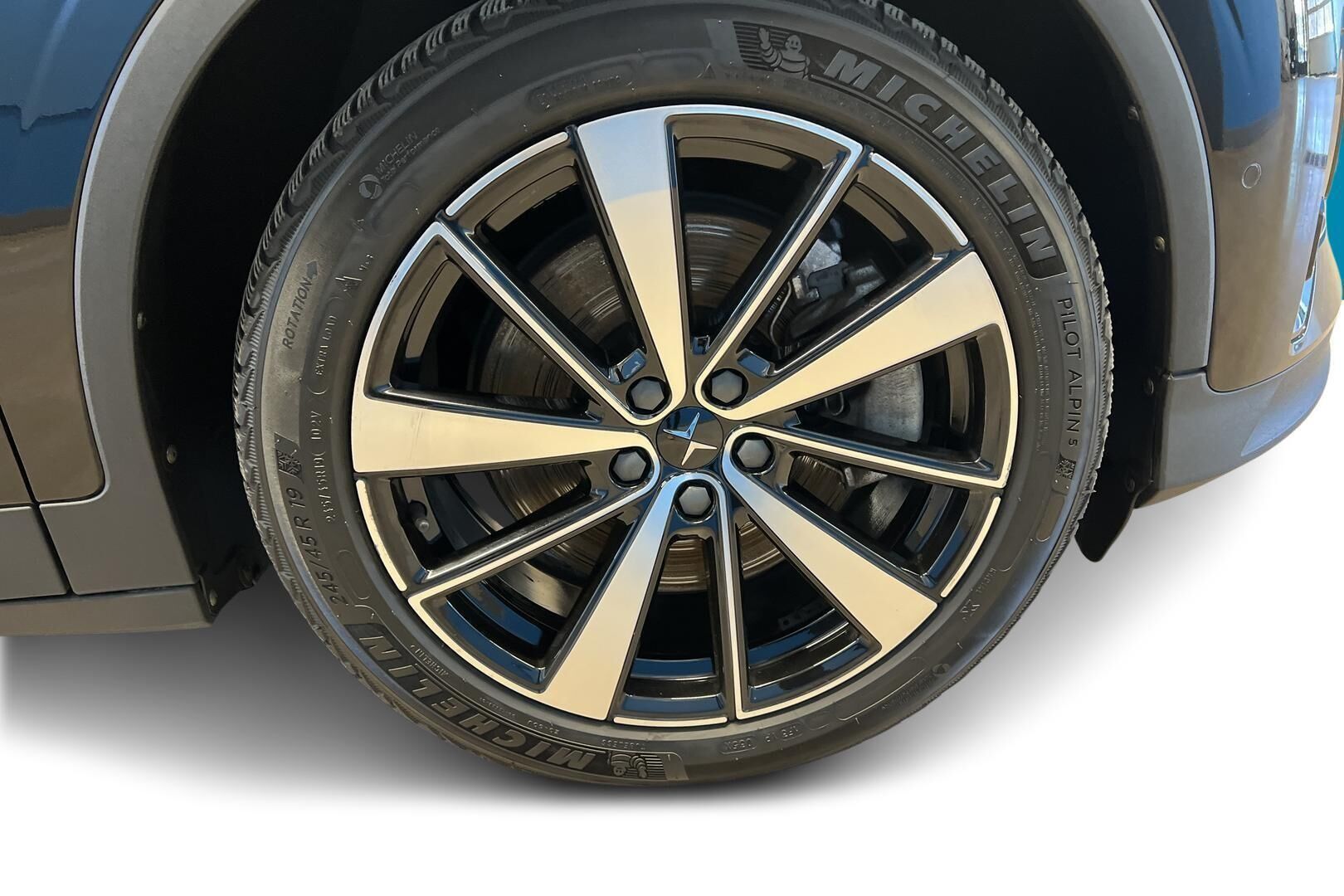 POLESTAR 2 iso kuva 13