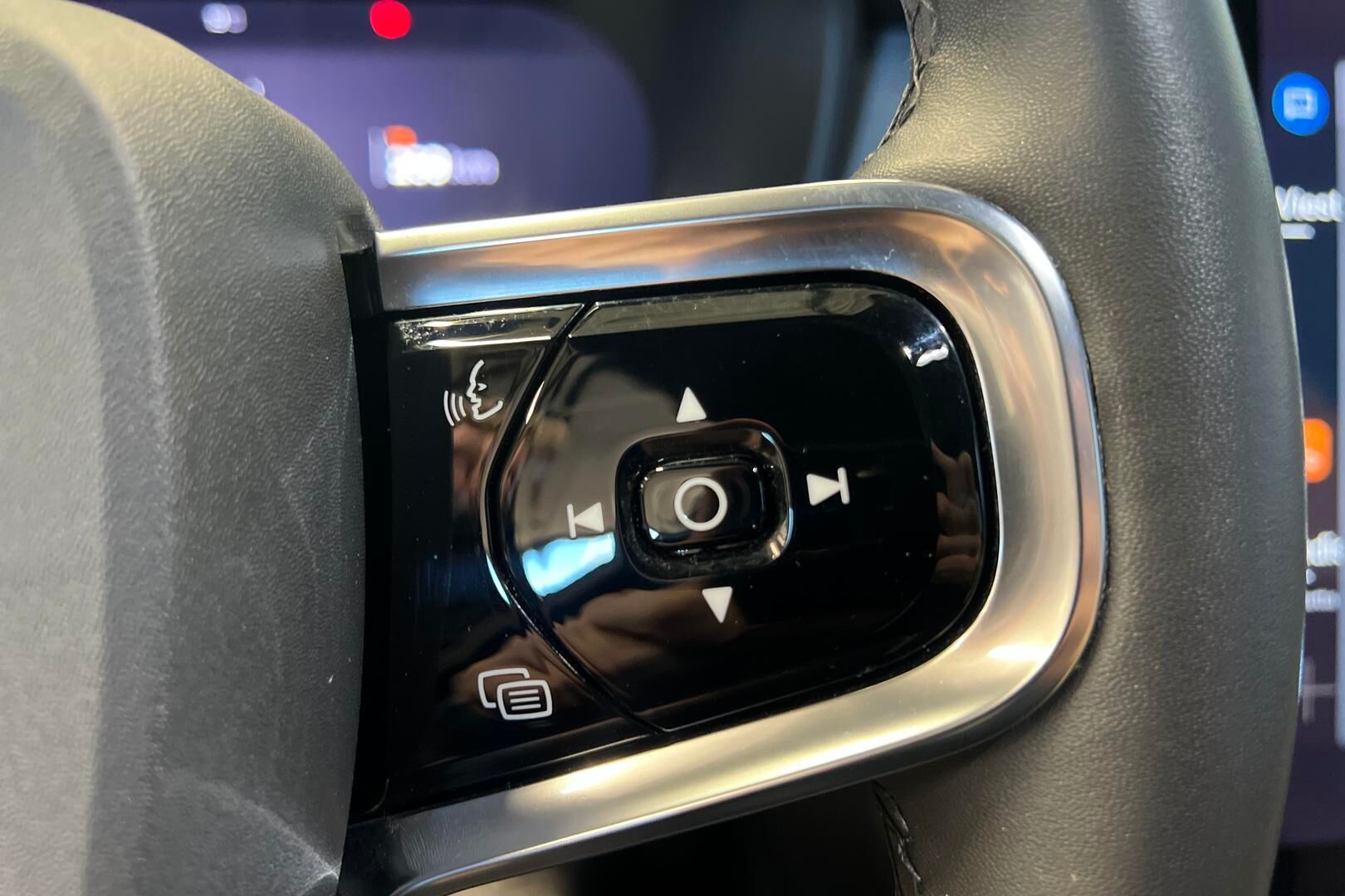 POLESTAR 2 iso kuva 17