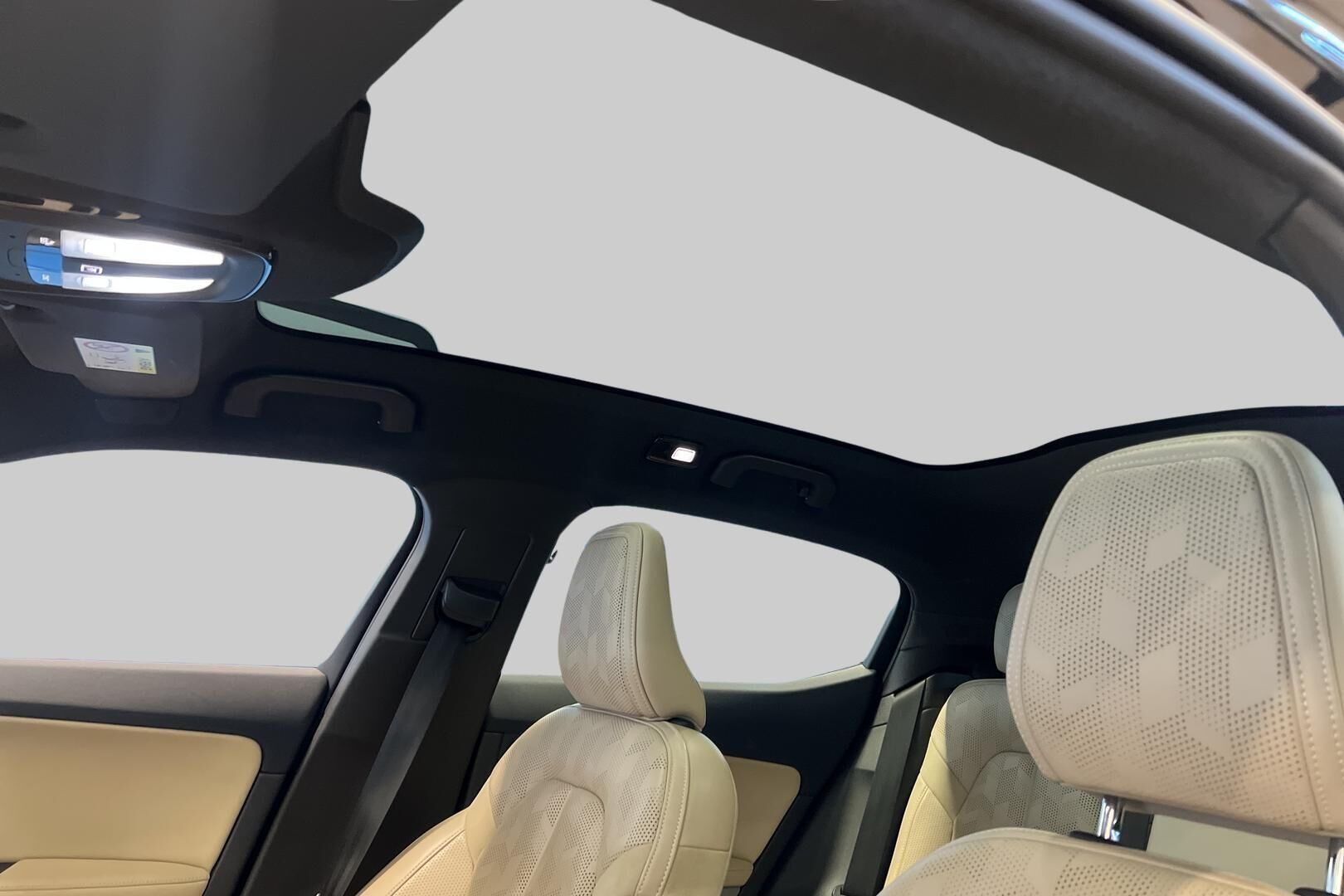 POLESTAR 2 iso kuva 22