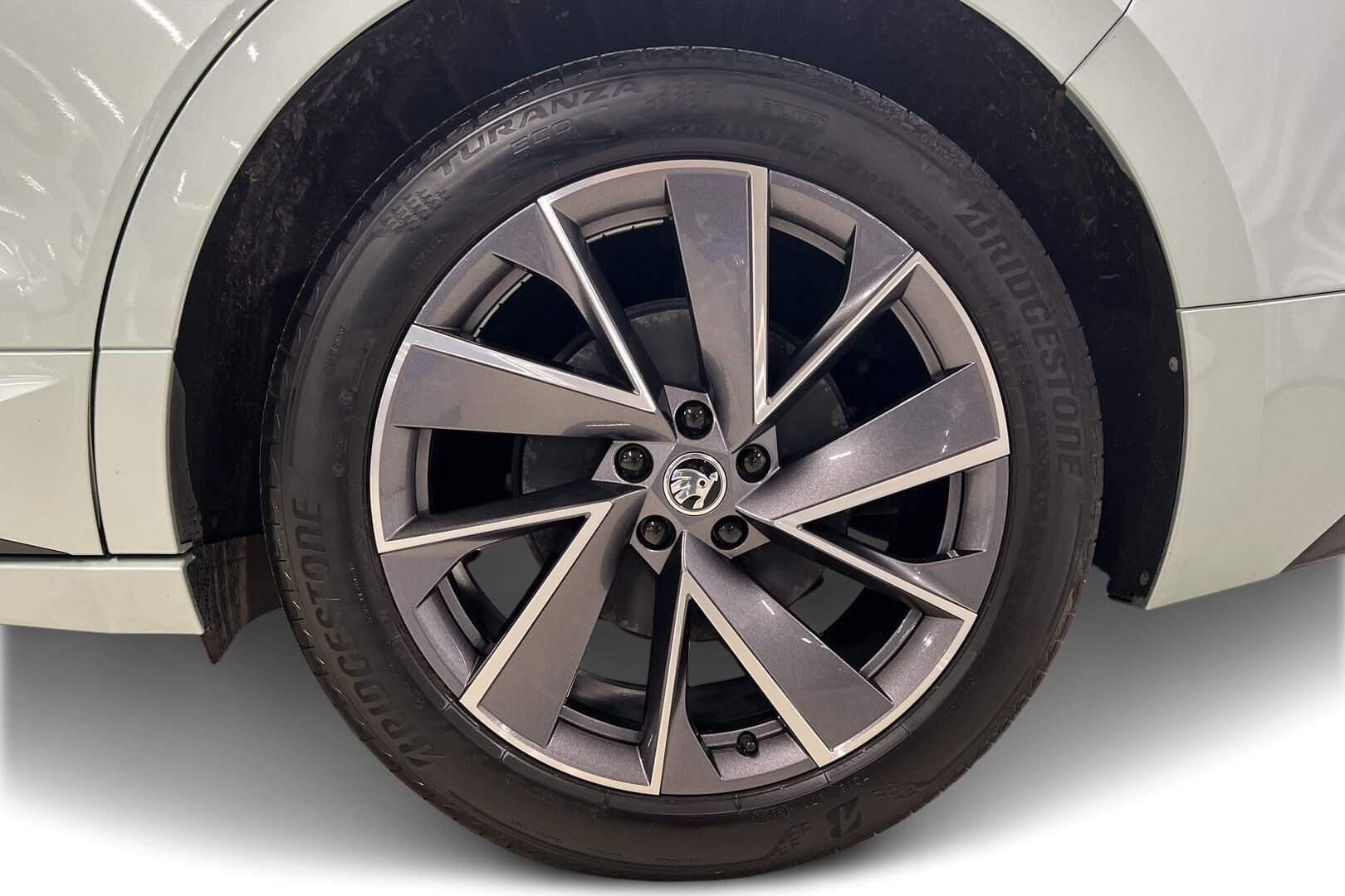 SKODA ENYAQ iso kuva 13
