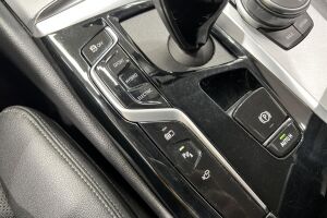 BMW 5-SARJA esikatselu 22