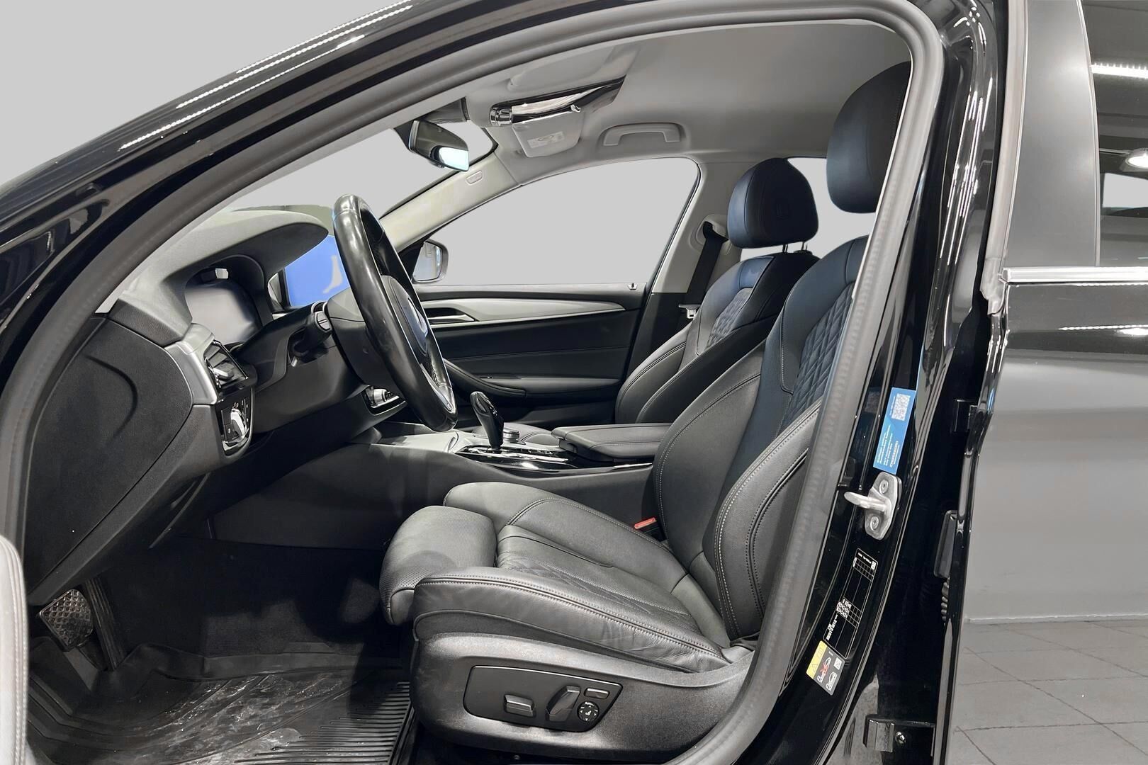 BMW 5-SARJA iso kuva 9