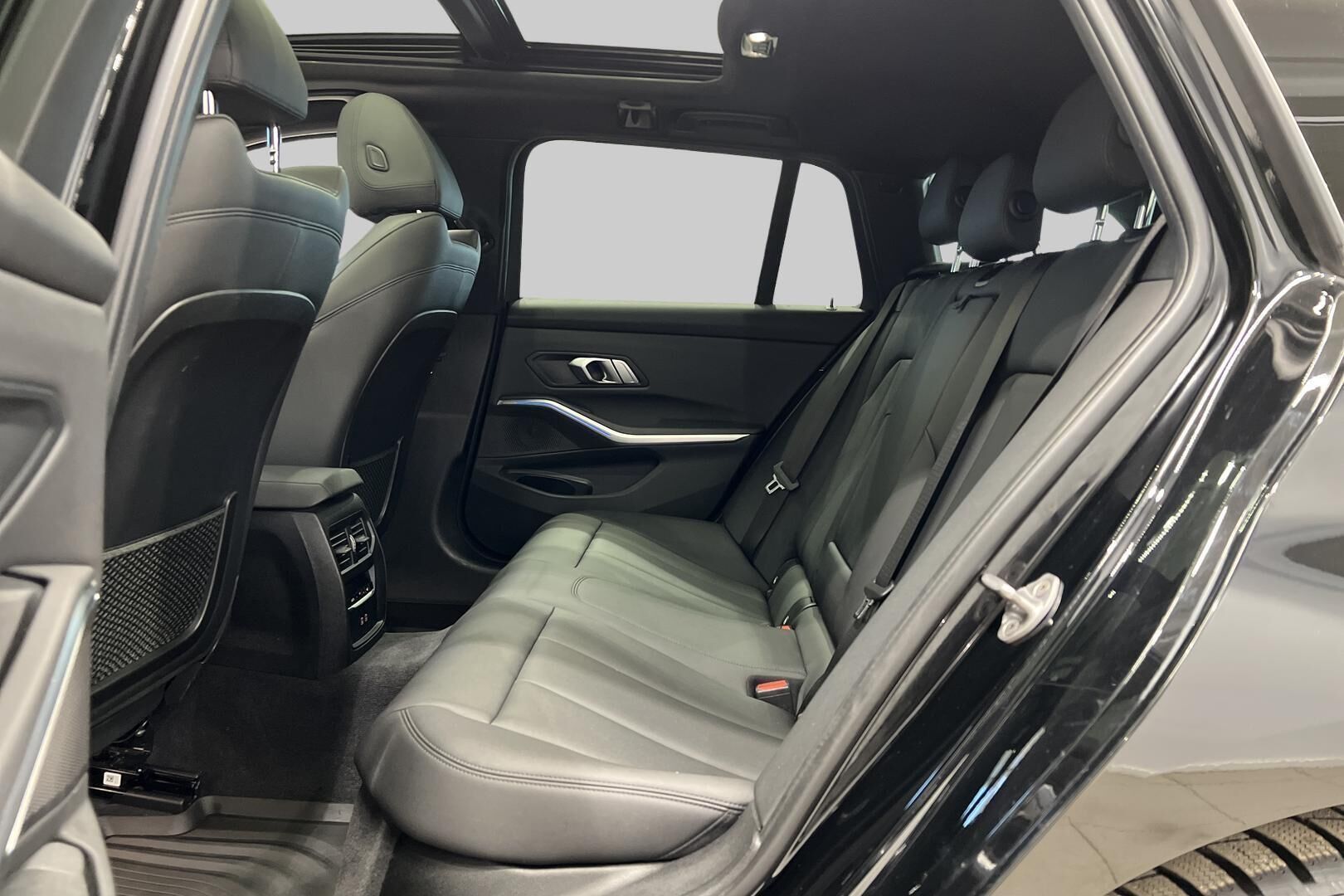 BMW 3-SARJA iso kuva 10