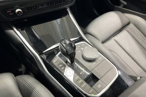 BMW 3-SARJA esikatselu 19