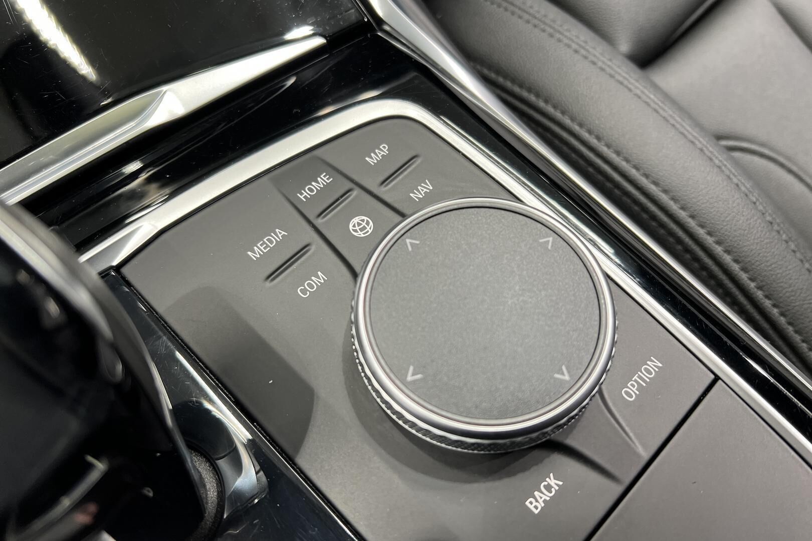 BMW 3-SARJA iso kuva 21