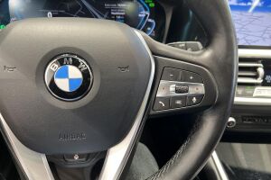 BMW 3-SARJA esikatselu 24