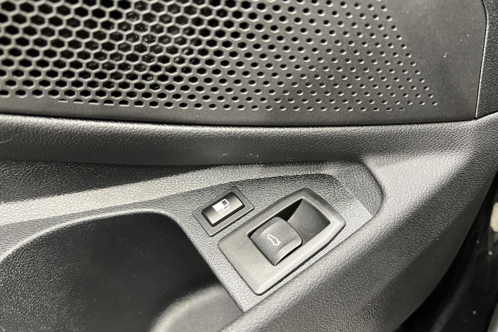 BMW 3-SARJA iso kuva 28