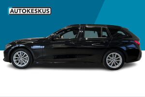 BMW 3-SARJA esikatselu 8
