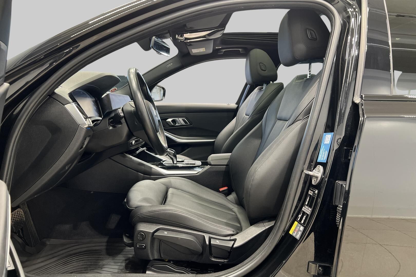 BMW 3-SARJA iso kuva 9