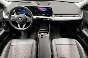 BMW IX2 esikatselu 11